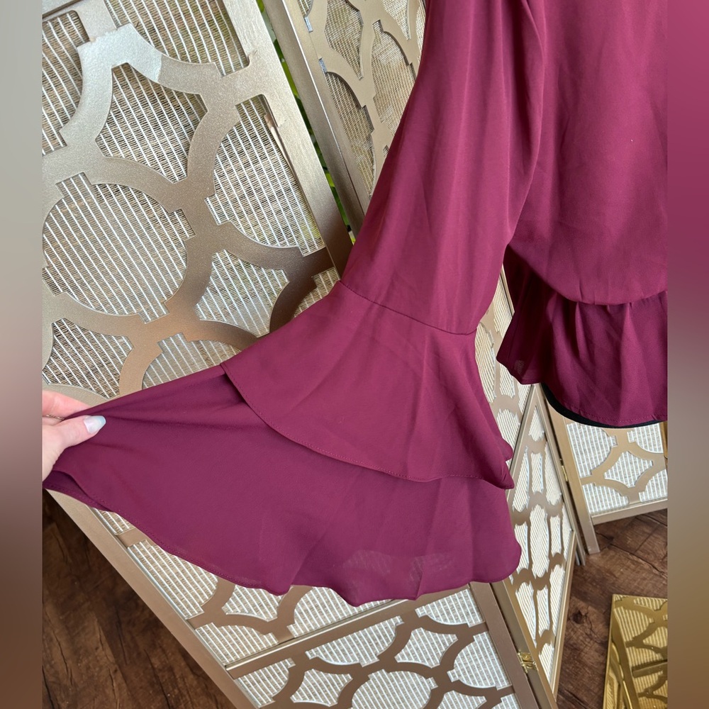 NWOT | Vince Camuto Blouse Bell Sleeves | Large | Burgundy - Picture 2 of 7